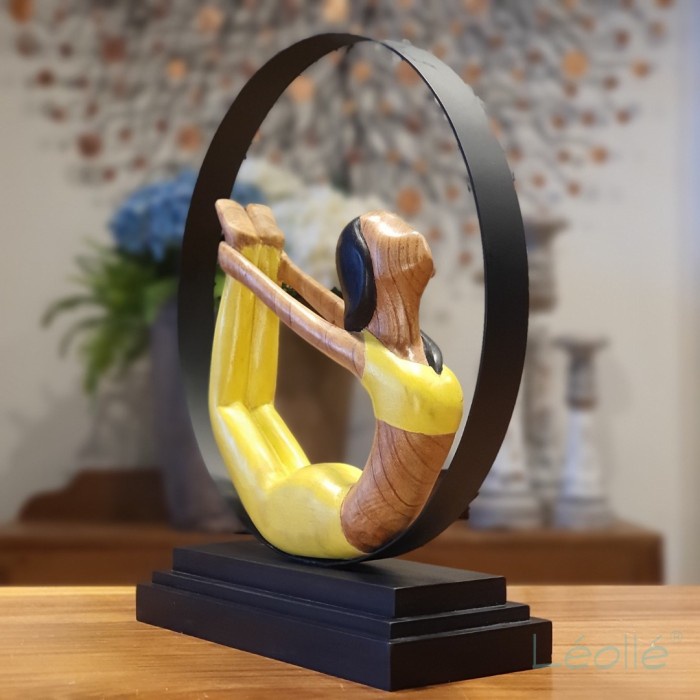 Leolle Patung  Kayu Yoga Dhanurasana Hiasan Rak Pajangan Dekorasi Ruang Tamu