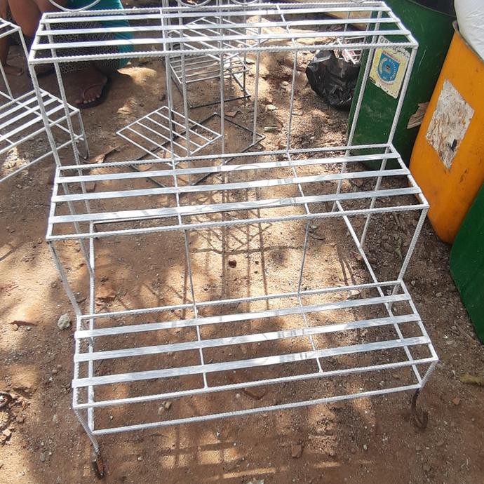 Rak Bunga Minimalis Besi 3 Susun Ariesbiostore