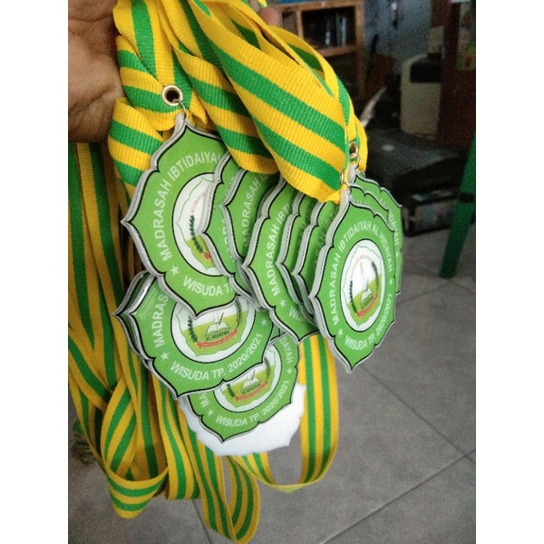 

kalung wisuda akrilik resin
