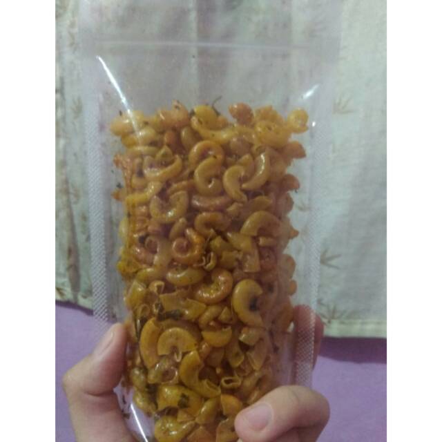 

Mak Roni bantet / makroni kuning / makroni daun jeruk/ makroni pedas