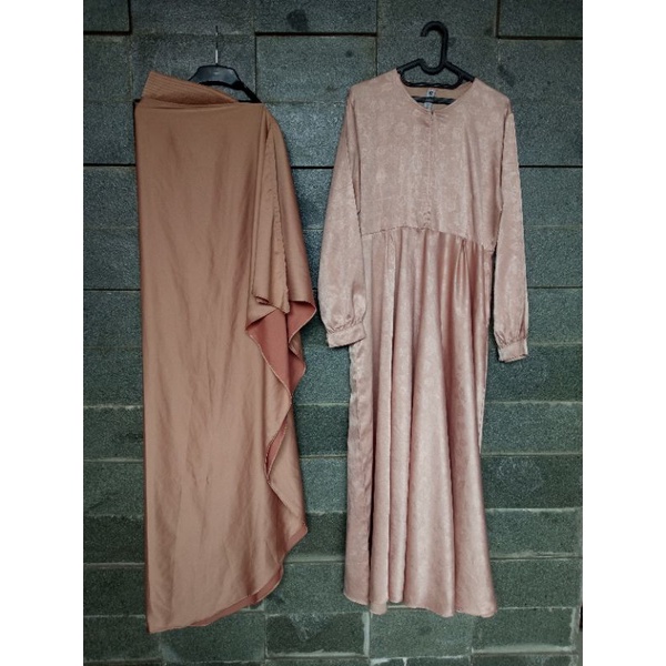 SETELAN GAMIS PESTA PRELOVED MERK ALYSSA CHERELL