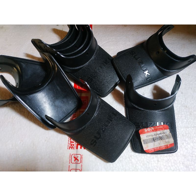 PET AIR KARPET LUMPUR TOPI SPAKBOR BELAKANG SUZUKI A100 A100X ECONOS ORIGINAL