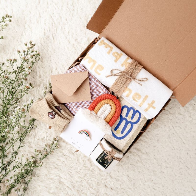 

Hampers \ Gift Box \ Kado Ulang tahun / Birthday Box / Hampers Lebaran / Sierra Box