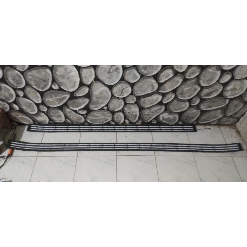 Strobo kaca depan
