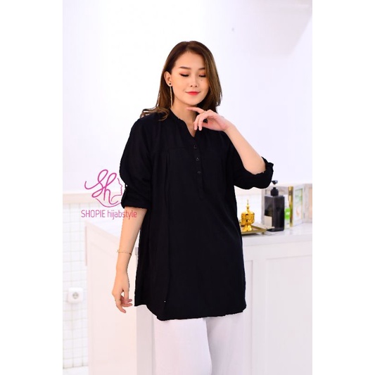 Blus Polos Hitam - Blouse Polos Rayon - Black - Fathin Basic - SHOPIE Hijabstyle - Polos Hitam-8