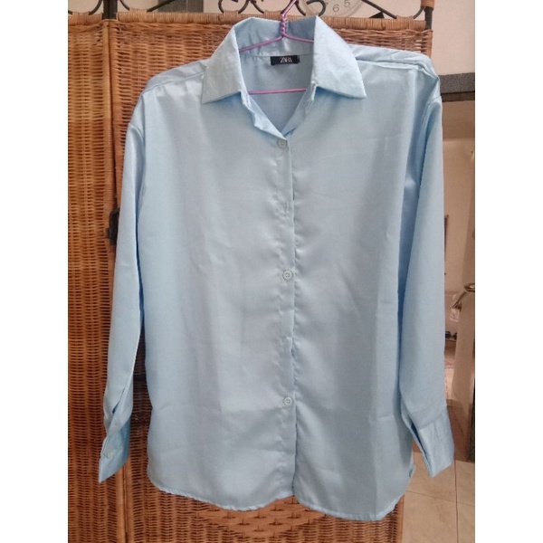 kemeja satin silk zara