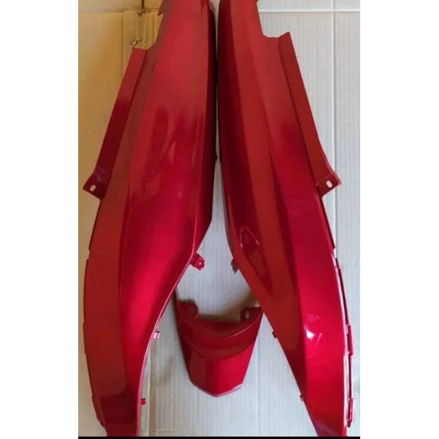 Bodi belakang mio J merah