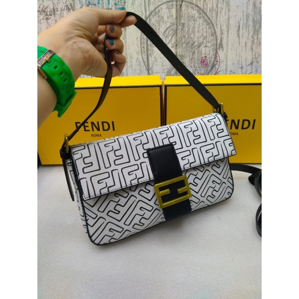 Tas Fendi wanita import with box sling bag wanita Fendi