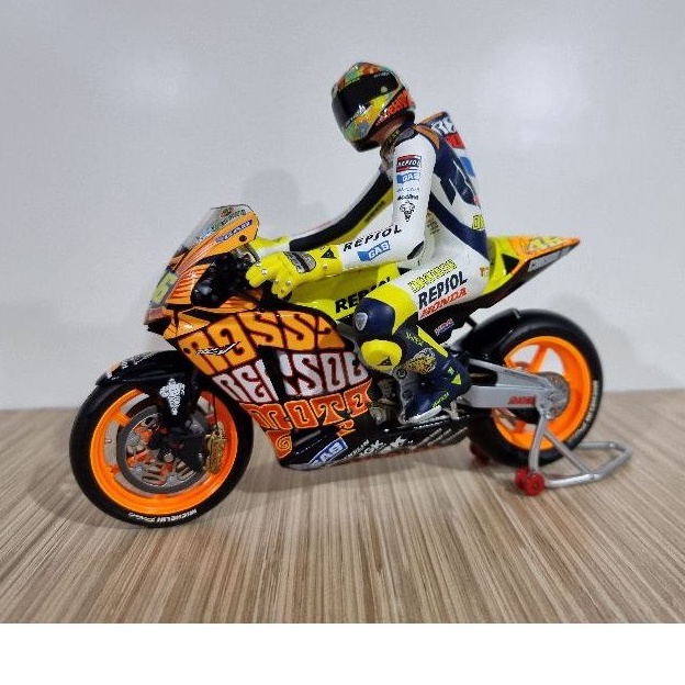 Minichamps Honda RC211V Repsol. Valentino Rossi Valencia 2003 (Rare)