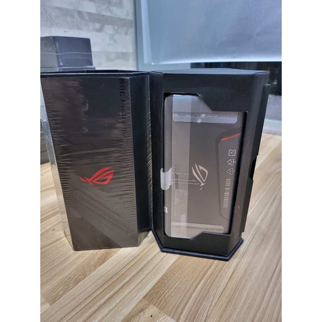 Asus ROG Phone 2 - Rom GLOBAL - 512GB - RAM 12GB - BEKAS MULUS