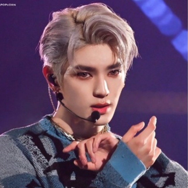 PC TAEYONG YZY STICKER R1 PP SG22 (BOOKED)