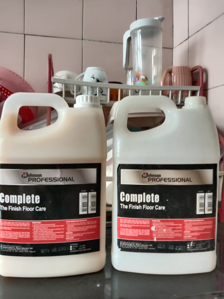 Sc Johnson - New Complete Floor Finishing (soft Floor Coating Non Buffing) 4 Liter