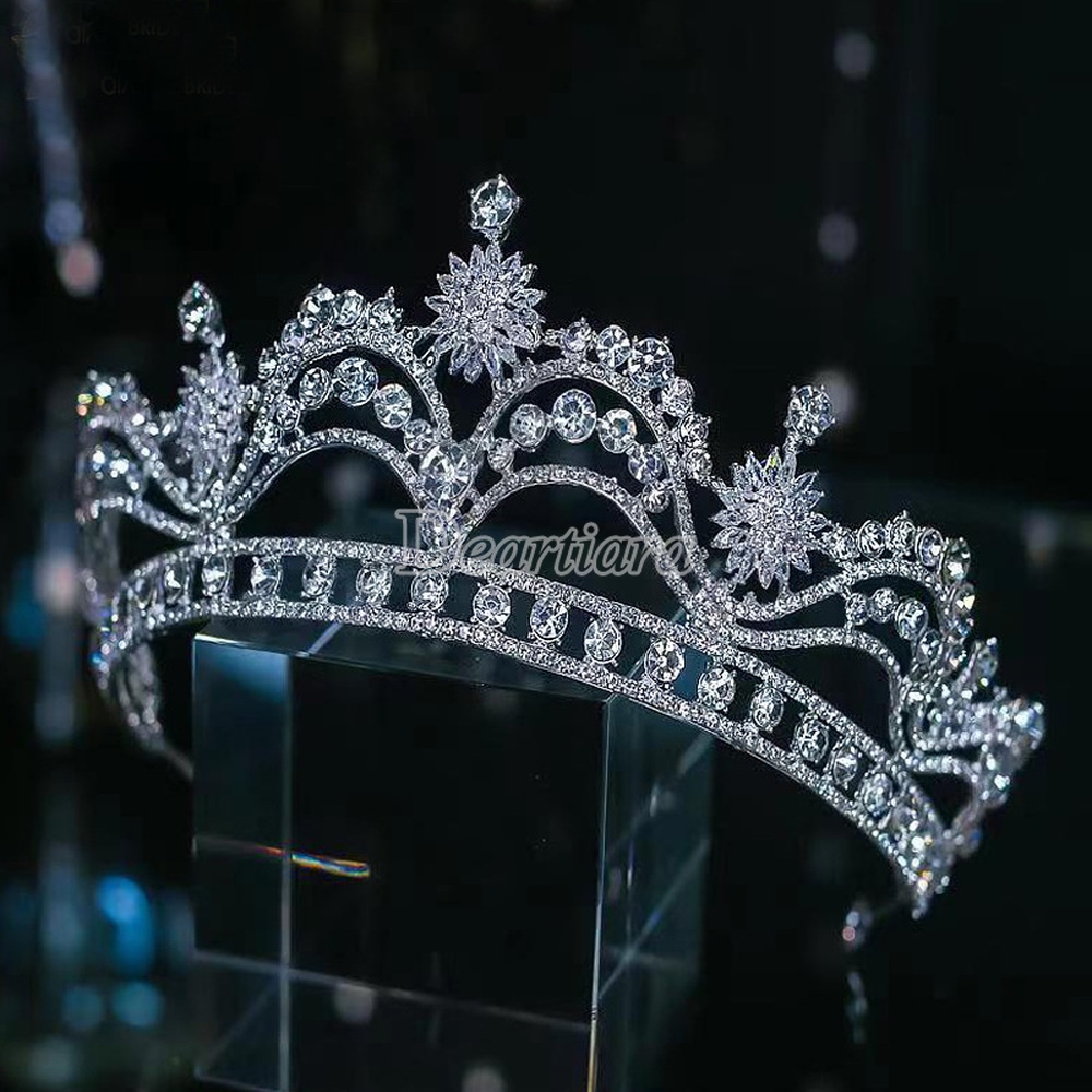 Mahkota Tiara Bahan Alloy Hias Kristal Berlian Untuk Aksesoris Rambut Pengantin Wanita