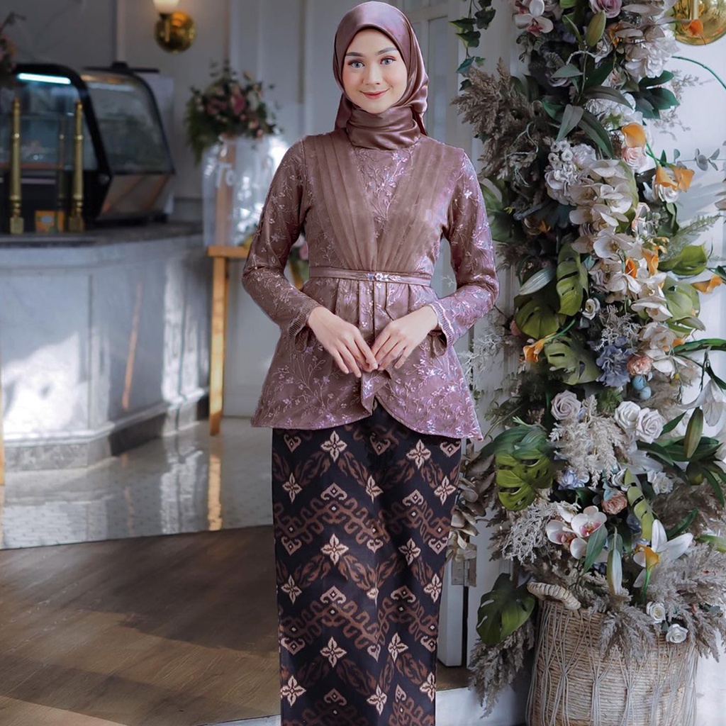 NAYAKA BATIK - Baju Kondangan Wanita Kebaya Modern Aretha Kebaya Wisuda Set Wanita Batik Modern Setelan Kebaya Brukat