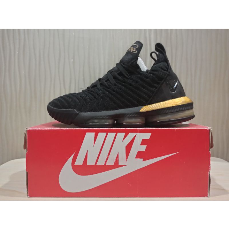 Sepatu Basket Lebron 16 Low I'm The King