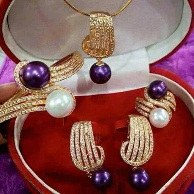 ST 8 BERSERTIFIKAT SET LENGKAP PERHIASAN MUTIARA AIR TAWAR ST 8 BERSERTIFIKAT SET LENGKAP PERHIASAN MUTIARA AIR TAWAR