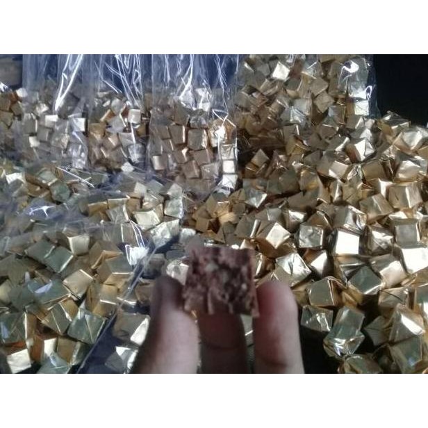 

L4angsung Proses,,Promo Coklat piramid Silverqueen Mix 500gr isi 65pcs |ready...,.!