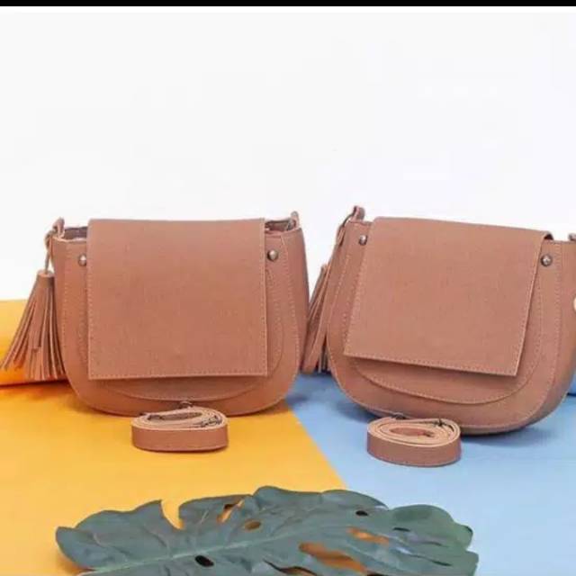 Tas monalisa- pusat tas slempang grosir sling bag wanita termurah