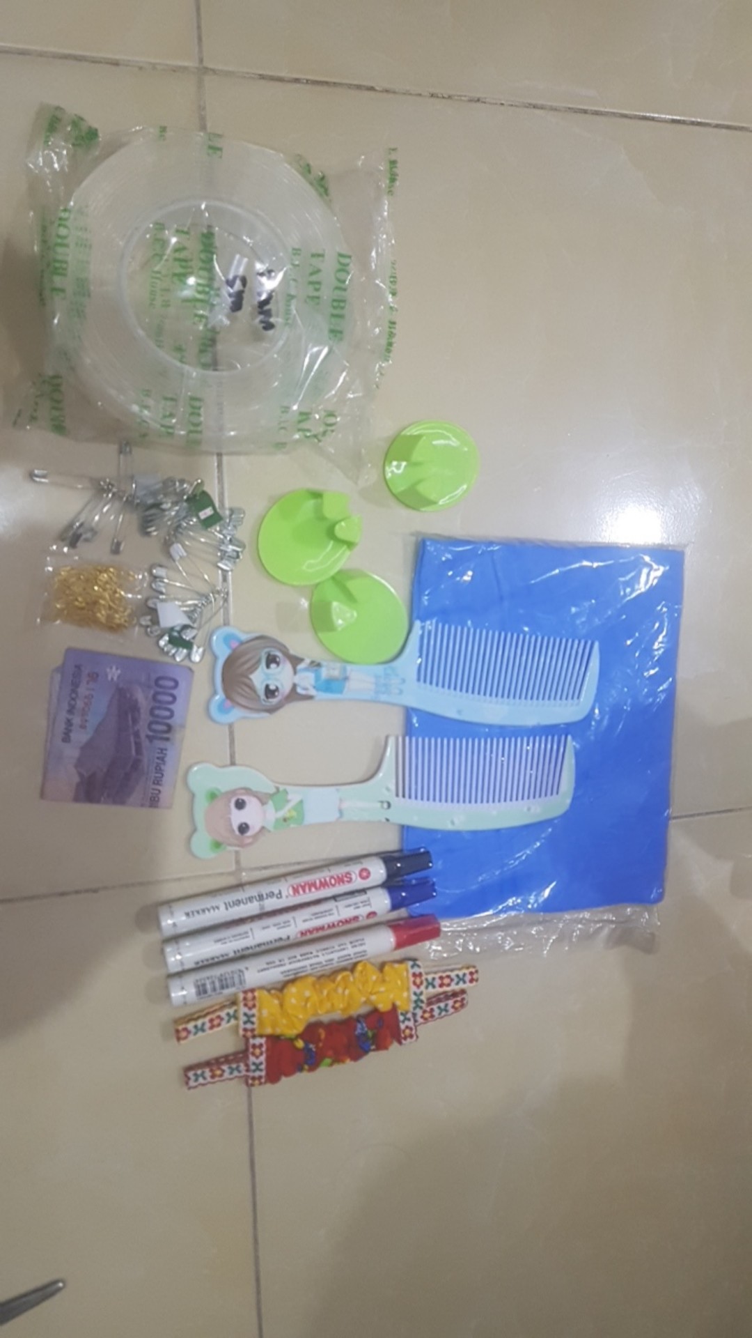 Power Plug Cable Socket Holder / Gantungan Kepala Colokan Stop Kontak Hook Listrik New