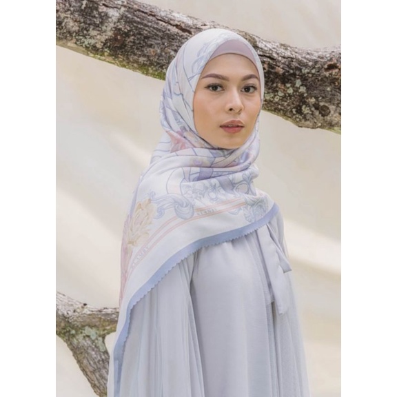Thalia Scarf Wearing Klamby Heather