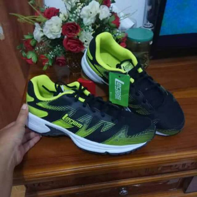 Sepatu legas seri sedow warna hijau hitam