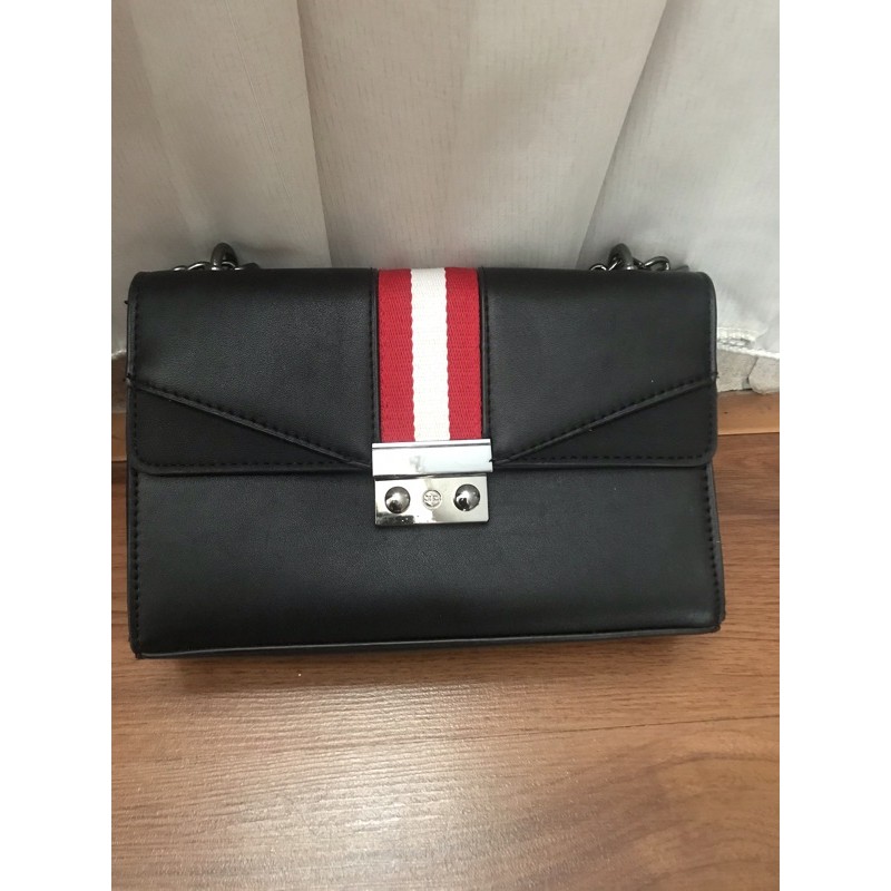 Bally Looks Like Sling Bag Preloved