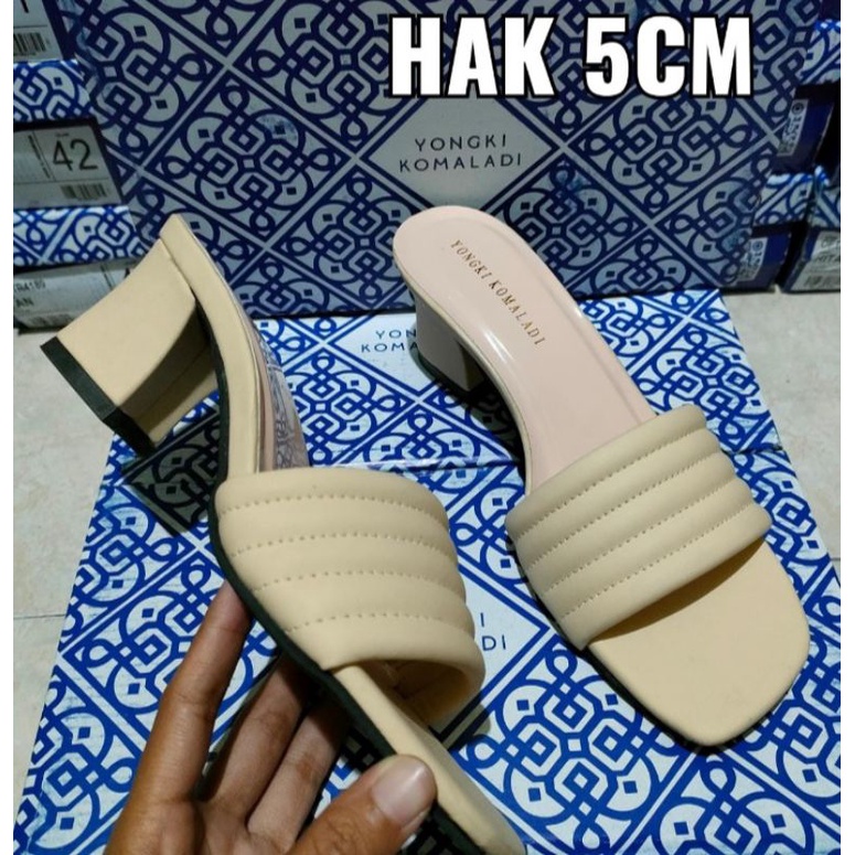 Sandal Selop Heels Yongki Komaladi Sandal Wanita Hak 5 cm LE