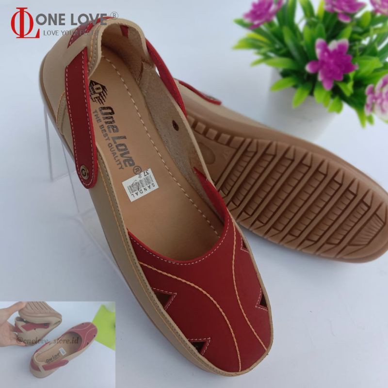 Sepatu One Love