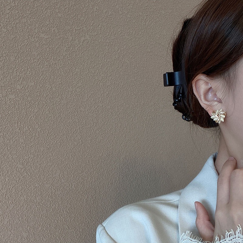 Anting Stud Desain Bunga Bahan S925 silver needle Gaya Korea