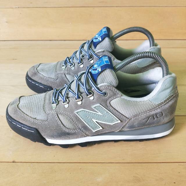 New Balance 710