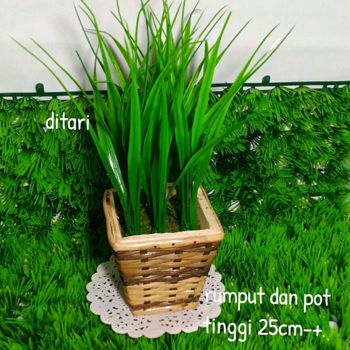 RUMAH TANGGA DEKORASI RUMPUT BUNGA PLASTIK DAN POT ROTAN/RUMPUT