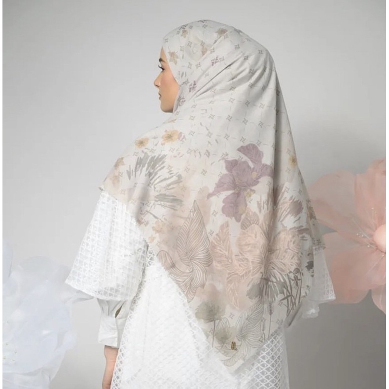 Preloved Beau Scarf Versailles Heylocal.ID