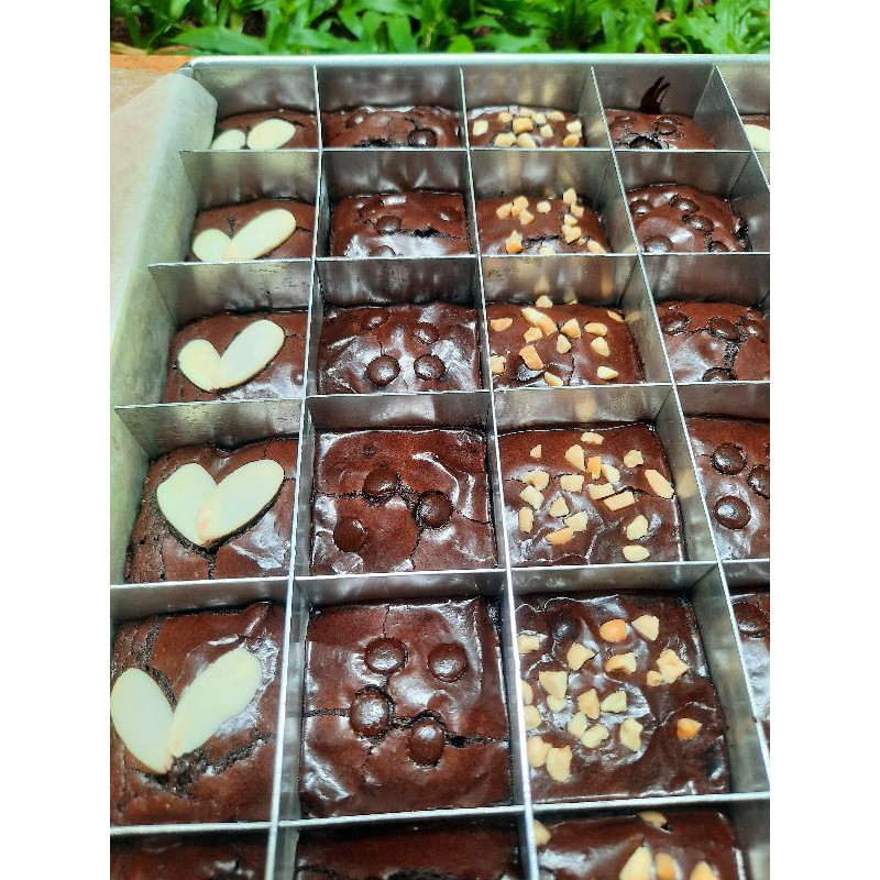 

Brownies Sekat/Brownies Potong aneka topping Enak dan Murah