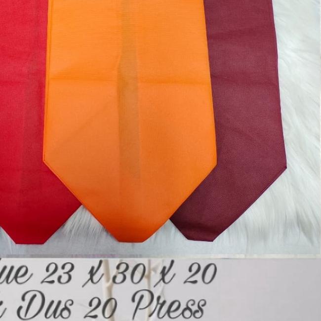 

TAS GODIE BAG / SPUNBOND KOTAK NASI / BOX KUE PRESS UKURAN 20 Perlusin