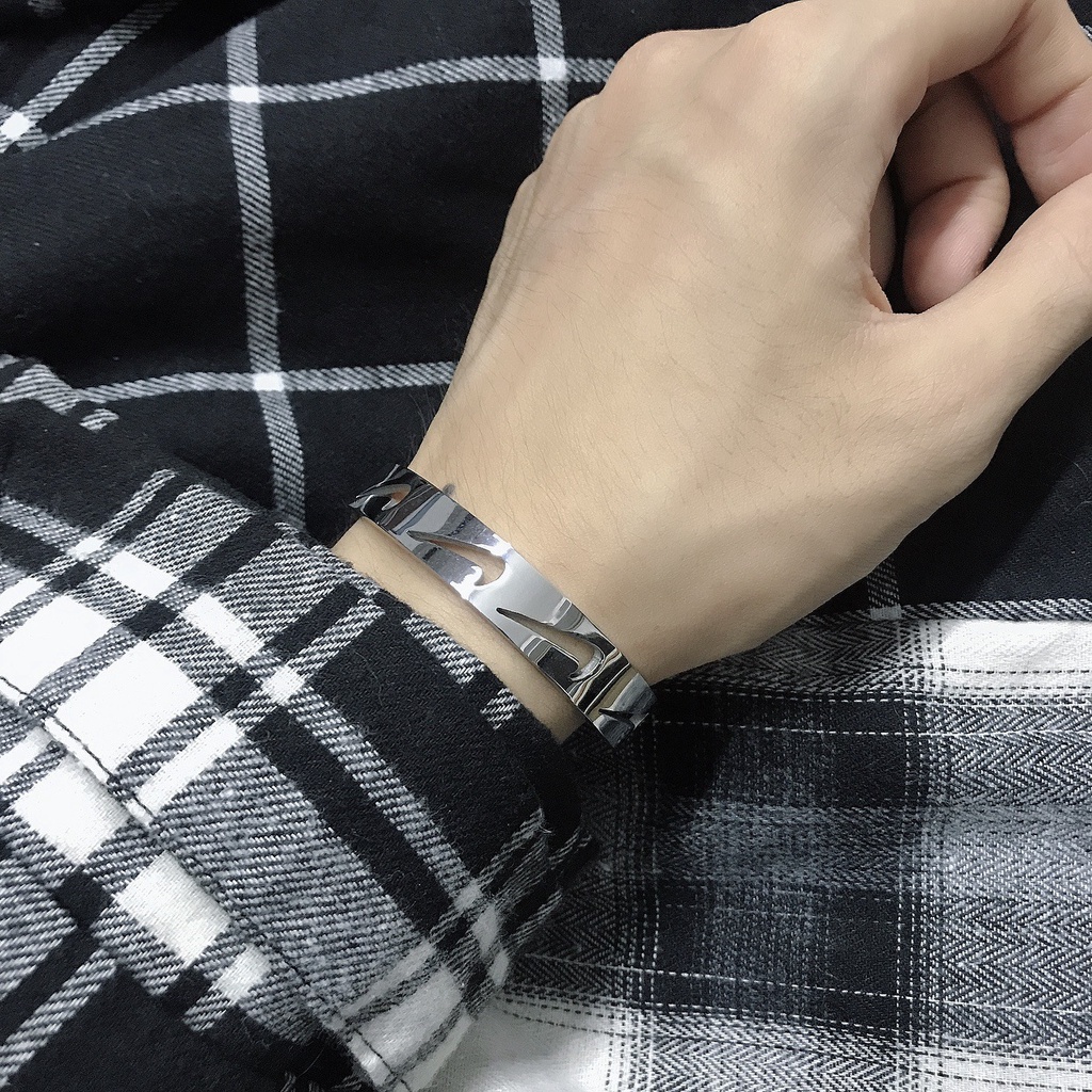 Ins Eropa dan Amerika Internet panas hipster gaya yang sama hook gelang kepribadian titanium steel H