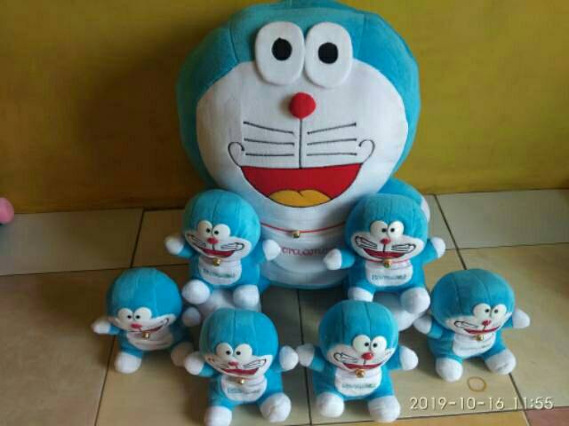 Boneka doraemon jumbo beranak 6