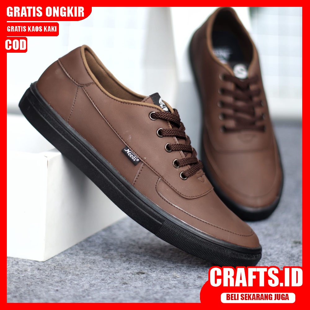 CRAFTS X NEEDS Sepatu Sneaker Pria Kulit Syntetic Original Sepatu Pria Casual Kerja Kuliah Kondangan Sepatu Kasual Sneakers Cassual Cowok Hitam Santai Sepatu Sekolah Keren Nyaman