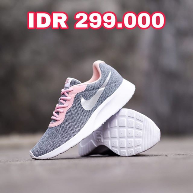 nike tanjun white silver