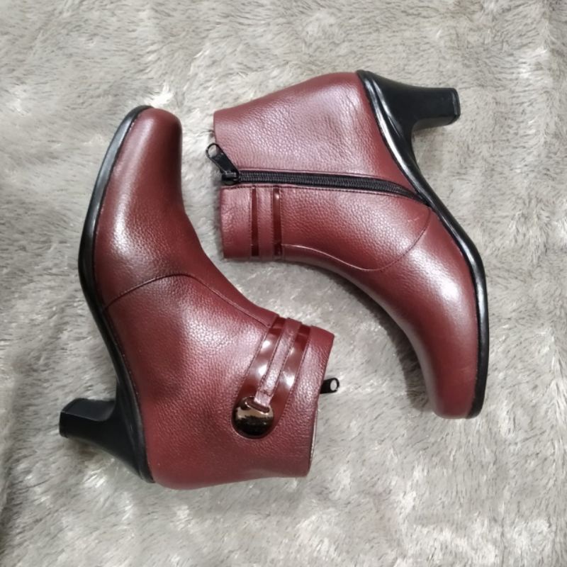 Sepatu Boot Heels Wanita Kulit Asli