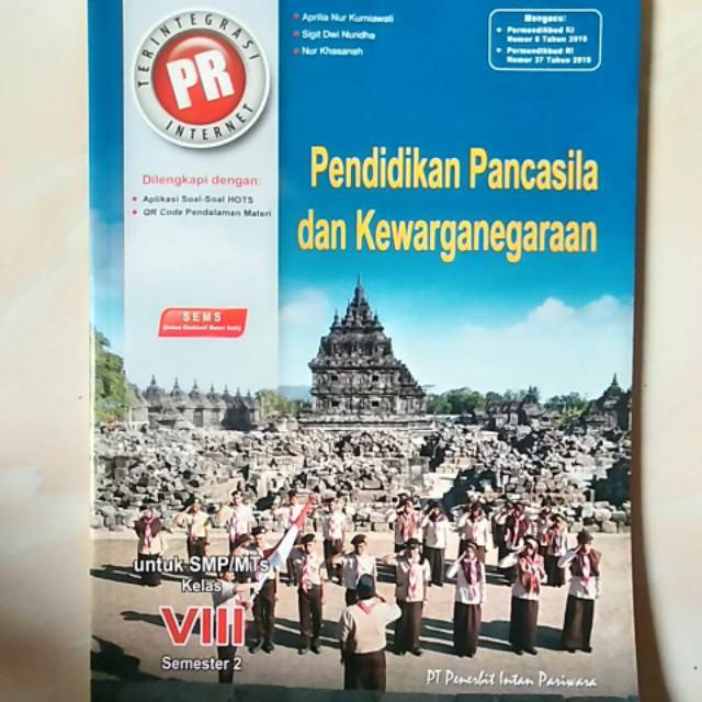 Buku PR PPKN kelas 8B