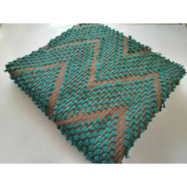 Kain tenun sutra bulu