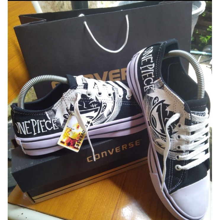Sepatu Converse Motif Anime One Piece Luffy