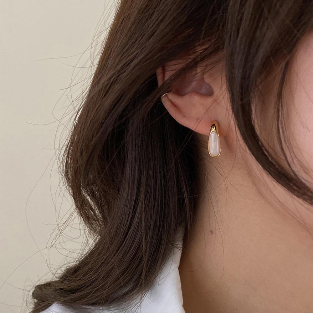 Anting Tusuk AUGUSTINA Elegan Fashion Perhiasan Wanita Emas Logam Gadis Geometris