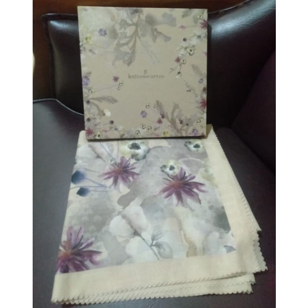 preloved buttonscarves fiore custard