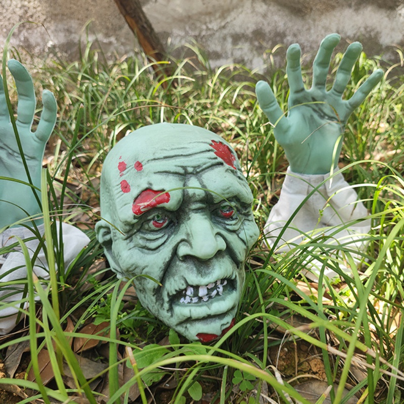 Kepala Tengkorak Zombie Halloween Dengan Darah Untuk Dekorasi Taman Rumput Luar Ruangan