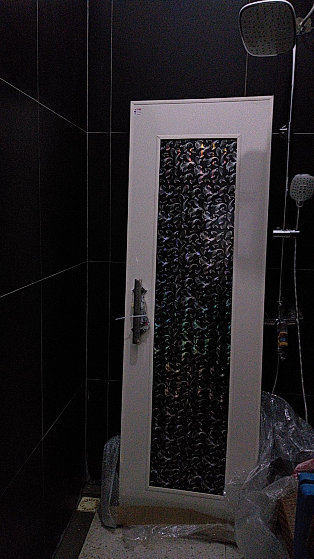 Pintu Kamar Mandi Pvc Motif Lukisan Batik Hitam Ukiran Hologram Minimalis