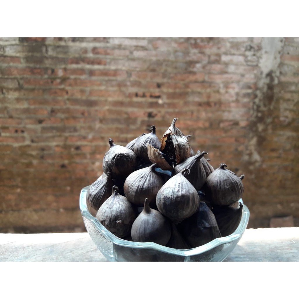 

BLACK GARLIC LANANG 250 GRAM - BAWANG TUNGGAL HITAM