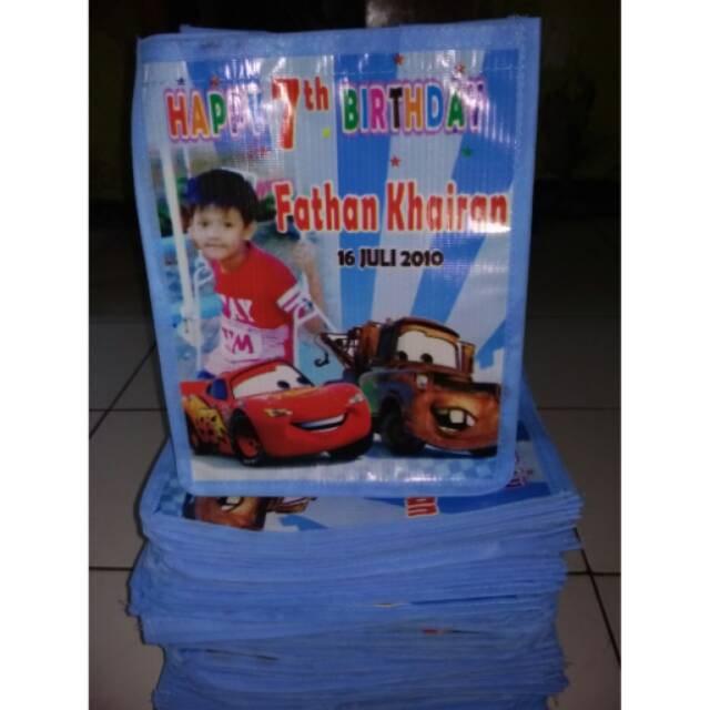 

Tas souvenir ulang tahun