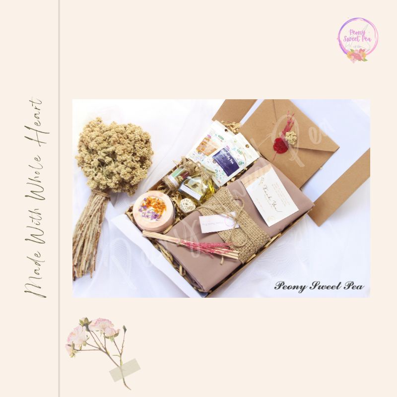 

Relaxation hampers + pashmina