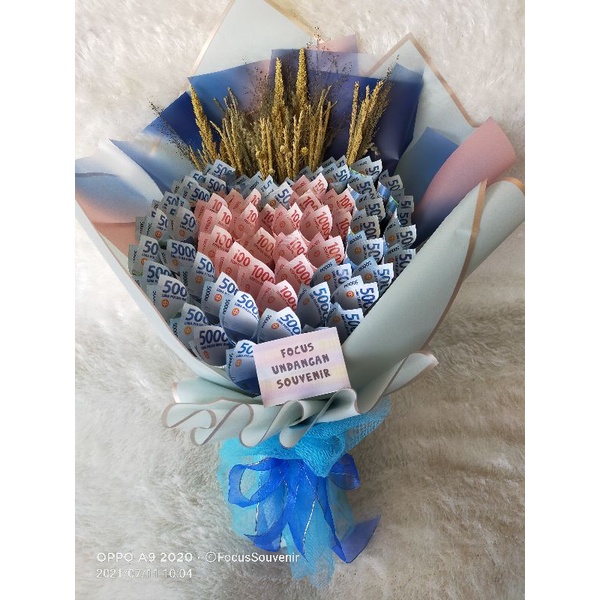 buket Bunga Uang mainan bentuk love besar